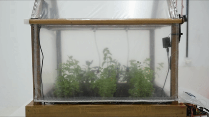 Animated demonstration of the Agrolify greenhouse prototype from the front